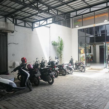 Surya Abadi Guest House Syariah バンジ ャ ルマシン エクステリア 写真